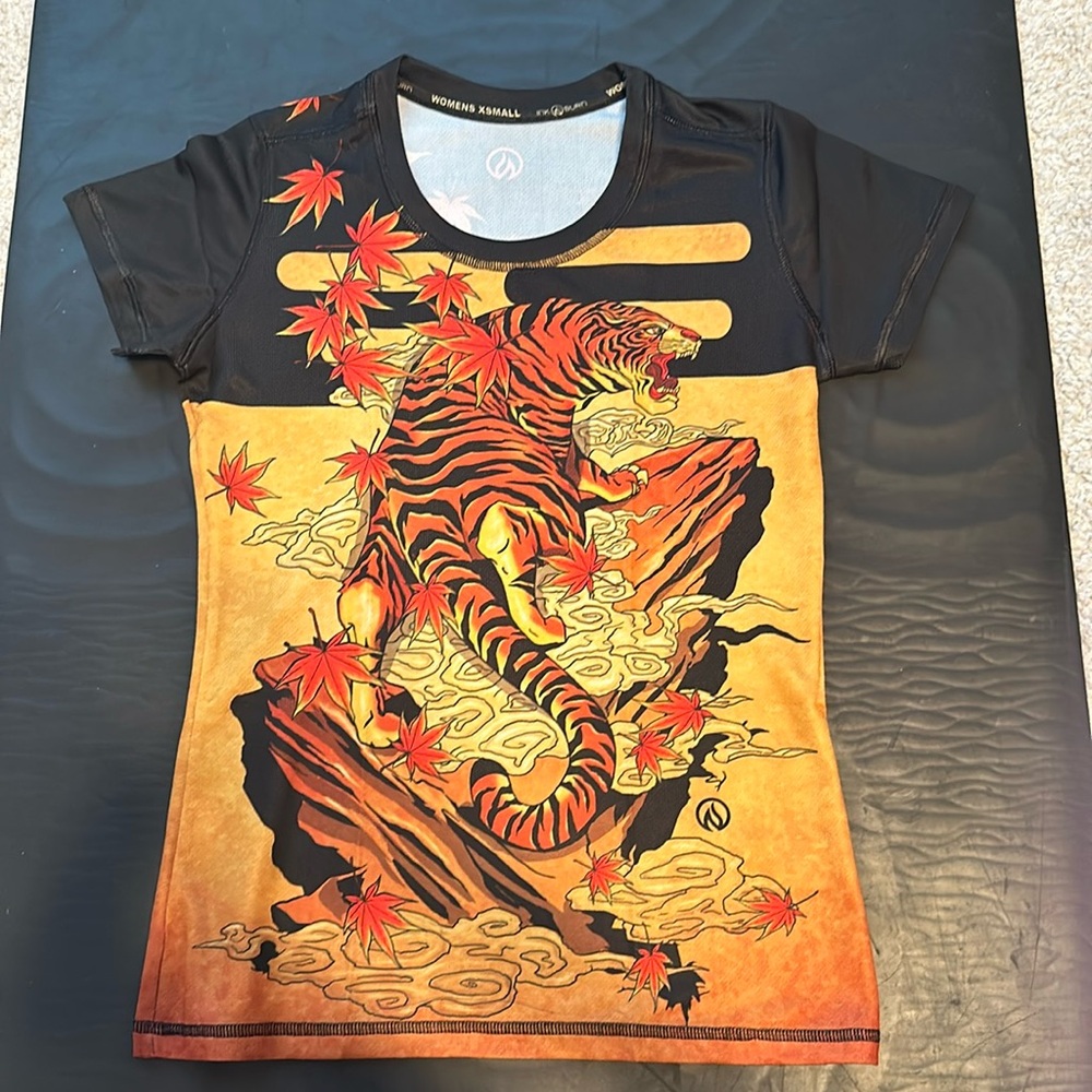 NIB INKnBURN Tiger Tech Shirt XS